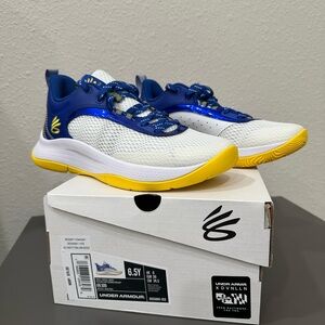 Under Armour Curry, kids 6.5 White and Blue Basketball sneakers